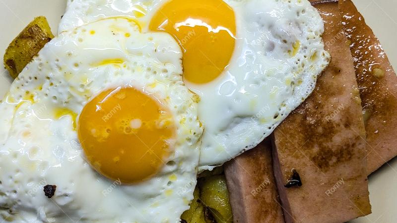 Leberkäse mit Spiegeleier