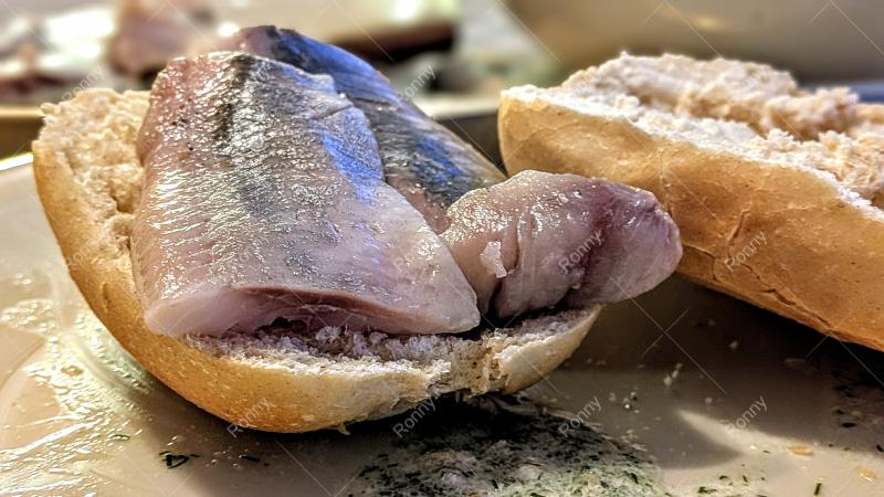 Matjesbrötchen