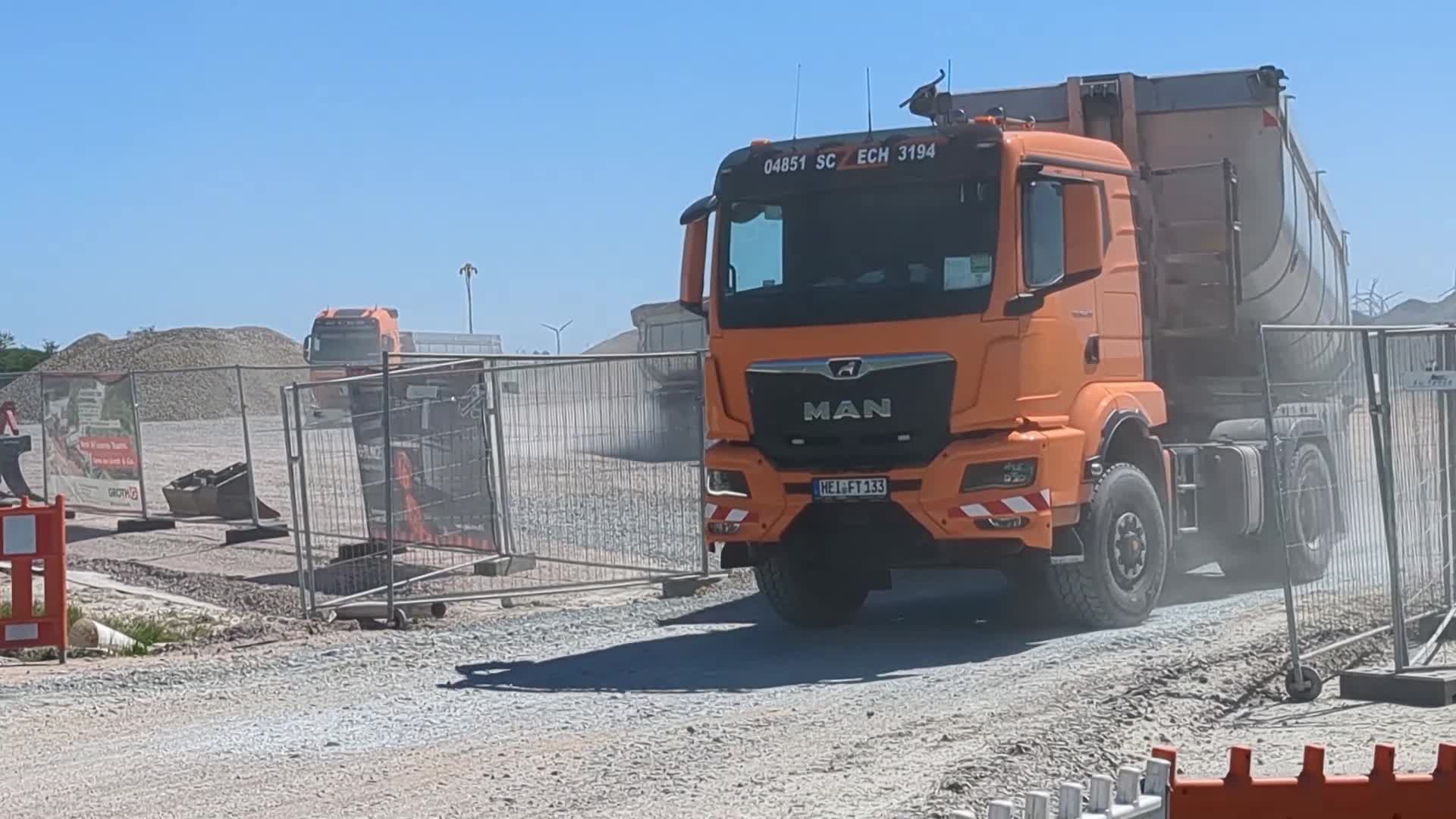LKW Transport am Norderdeich
