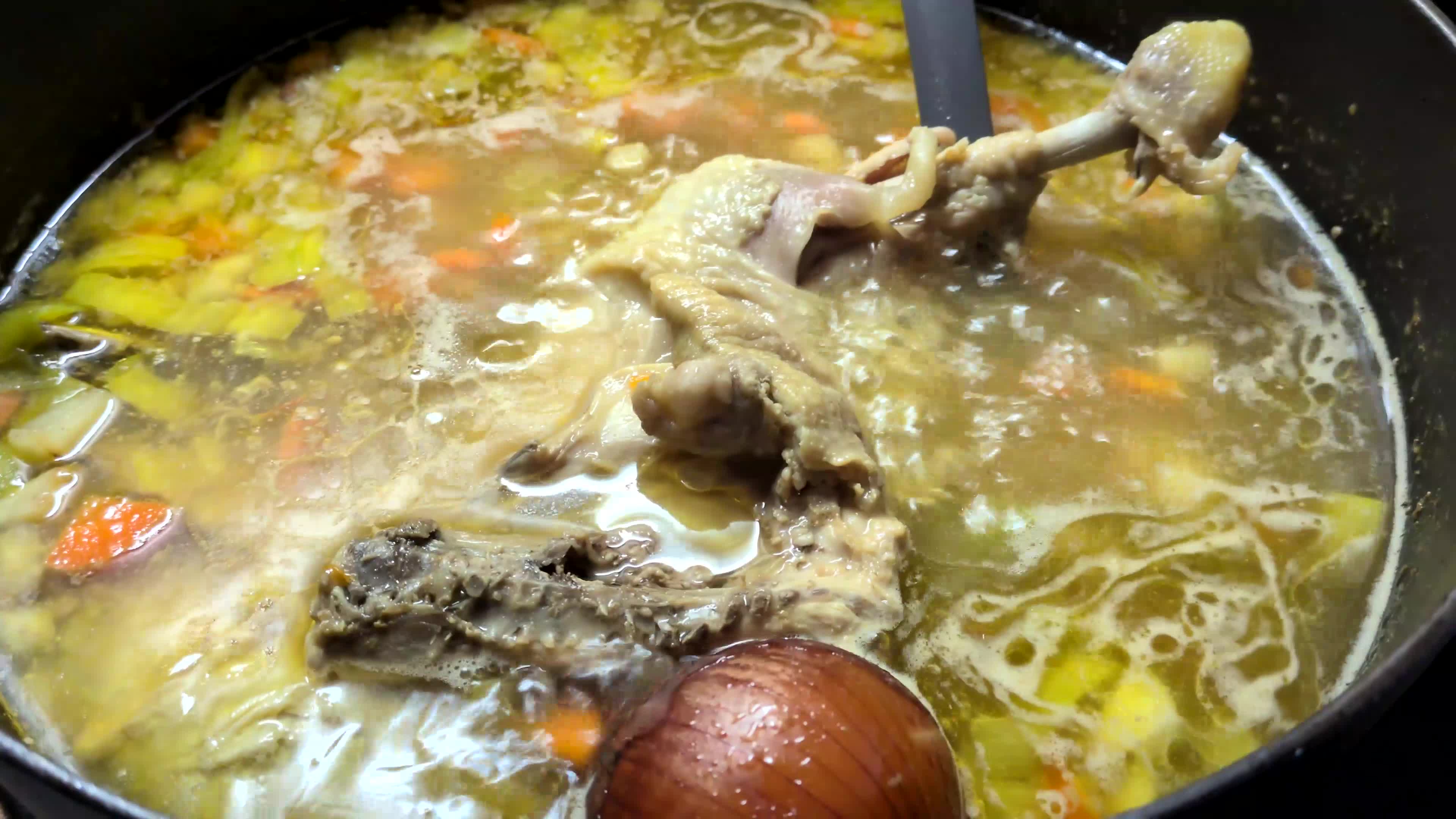Hühnersuppe
